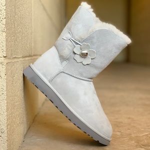 NEW Bailey Button Poppy Uggs 🖤